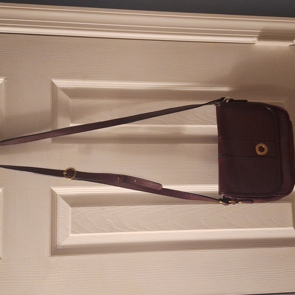 Vintage Aigner Elegant Burgundy Leather Crossbody Bag - Picture 11 of 11